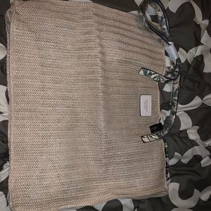 VS tote